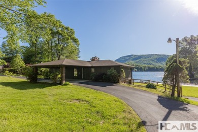 Welcome to an extraordinary lakefront estate on Lake Toxaway - photo 36