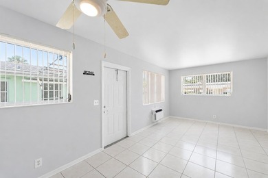 Rare triplex offering in the heart of SoSo, one of West Palm - photo 37