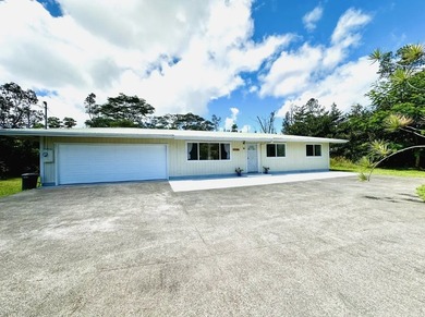 Bright and clean 3 bed/3 bath house on Lush One-Acre Property - photo 1