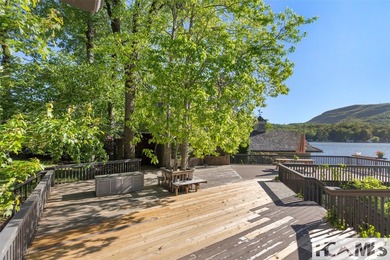 Welcome to an extraordinary lakefront estate on Lake Toxaway - photo 44