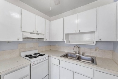 Rare triplex offering in the heart of SoSo, one of West Palm - photo 44