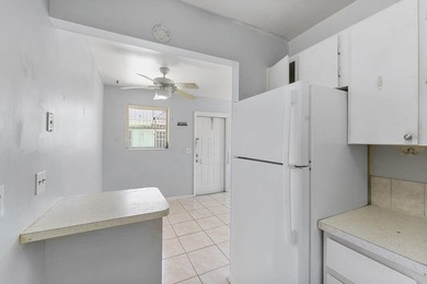 Rare triplex offering in the heart of SoSo, one of West Palm - photo 45