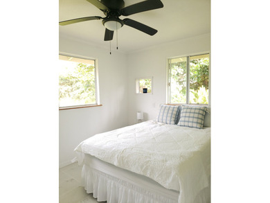 Bright and clean 3 bed/3 bath house on Lush One-Acre Property - photo 10