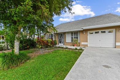 Welcome to a beautifully maintained 3 bedrooms and 2 bathrooms - photo 2