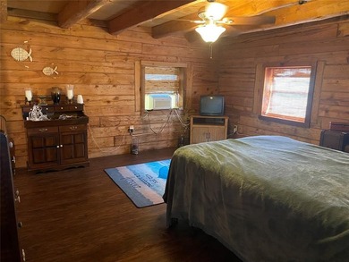 Log cabin ready to enjoy. Lake views and great location with - photo 3