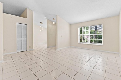 Welcome to a beautifully maintained 3 bedrooms and 2 bathrooms - photo 3