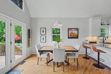 Discover this immaculate, west-facing chalet in the highly - photo 9