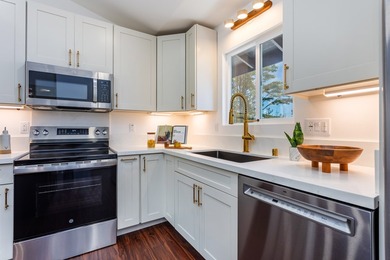 Welcome to this beautifully crafted brand new 3 bedroom, 2 - photo 7