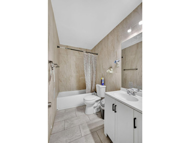 Welcome to this charming 3-bedroom, 1-bathroom home perfectly - photo 15