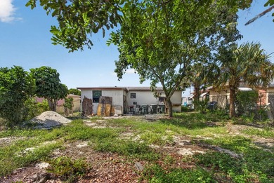 Welcome to this charming 3-bedroom, 1-bathroom home perfectly - photo 22