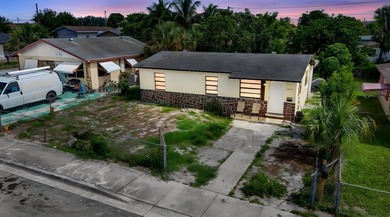 Welcome to this charming 3-bedroom, 1-bathroom home perfectly - photo 29