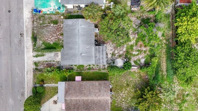 Welcome to this charming 3-bedroom, 1-bathroom home perfectly - photo 41