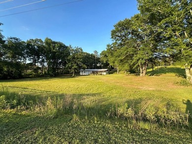 New to the Market! Enjoy peaceful country living on 1 - photo 2