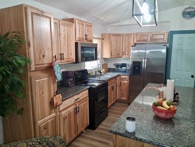Discover the perfect blend of comfort, convenience, and lake - photo 5