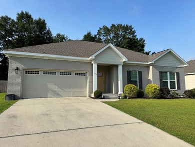 Like-new brick home in Reflections on the Lake Subdivision - photo 2