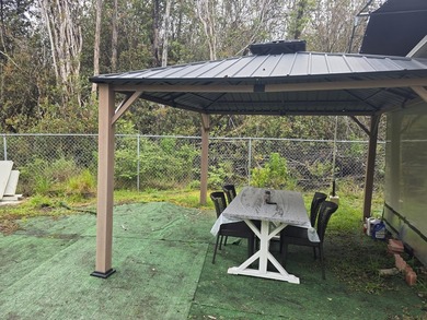 Escape to the tranquility of Hawaii's lush rainforest on this - photo 3