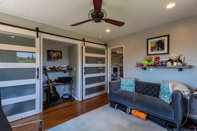 Experience the perfect blend of timeless mid-century modern - photo 13
