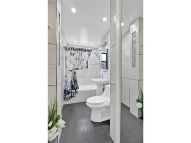 Presenting one of the finest one-bedroom cooperative residences - photo 14