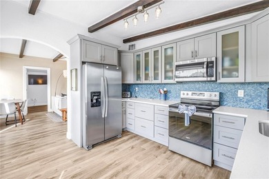 Under contract-accepting backup offerspletely renovated - photo 15