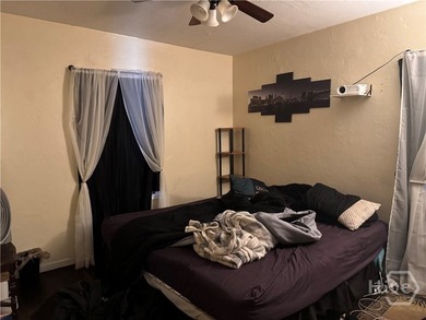 Charming duplex, offering 2 beds & 1 bath for each unit. Great - photo 16
