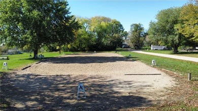 Late 19th Century property with many huge mature trees on - photo 25