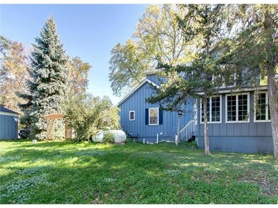 Late 19th Century property with many huge mature trees on - photo 27