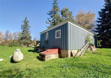 Late 19th Century property with many huge mature trees on - photo 34