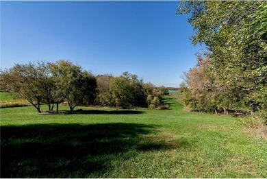 Late 19th Century property with many huge mature trees on - photo 36