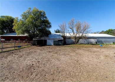 Late 19th Century property with many huge mature trees on - photo 47