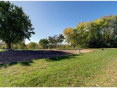 Late 19th Century property with many huge mature trees on - photo 52