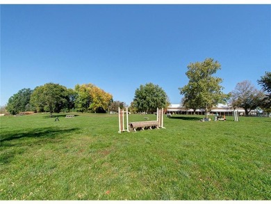 Late 19th Century property with many huge mature trees on - photo 57