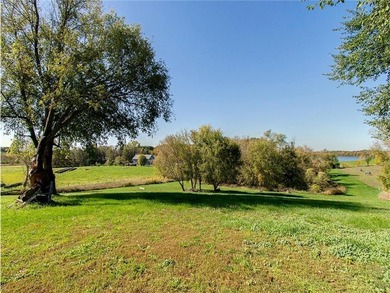 Late 19th Century property with many huge mature trees on - photo 59