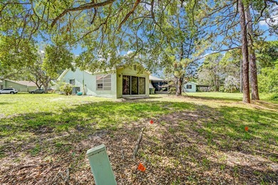 This charming 2 bedroom/2 bath end unit villa is a unique find - photo 4