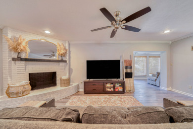 Updated 3/2 Adorable Home plus SHOP!! - photo 3