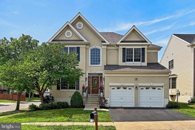 Beautiful Colonial located on a premium corner lot in the highly - photo 4