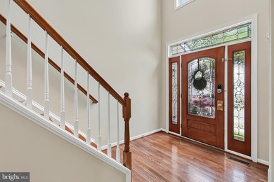 Beautiful Colonial located on a premium corner lot in the highly - photo 7