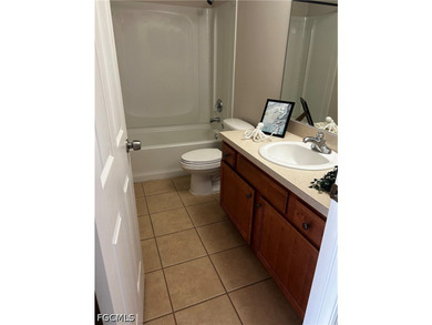 Adorable waterfront 2/2 + den. Den can be used as a 3rd bedroom - photo 6