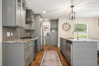 Welcome to your own slice of Lake Hamilton paradise! This - photo 15