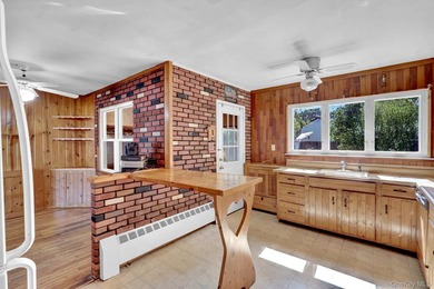 GREAT CURB APPEAL , PROPERTY AND LAYOUT ! UPDATED SIDING, ROOF - photo 15