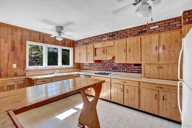GREAT CURB APPEAL , PROPERTY AND LAYOUT ! UPDATED SIDING, ROOF - photo 16