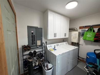 This tastefully updated two bedroom , two bath cabin is located - photo 17