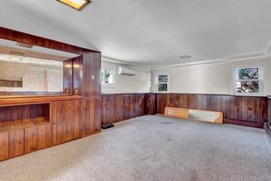 GREAT CURB APPEAL , PROPERTY AND LAYOUT ! UPDATED SIDING, ROOF - photo 24