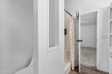 Welcome home to this 4-bedroom, 3-bath home with a versatile - photo 34
