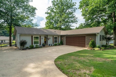 Welcome to your own slice of Lake Hamilton paradise! This - photo 50