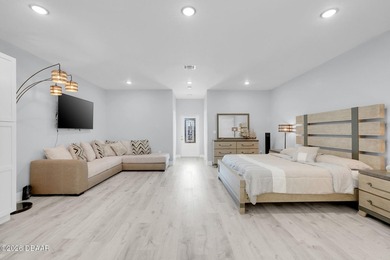 Perfection. Elegance. Location. An exceptional opportunity to - photo 11