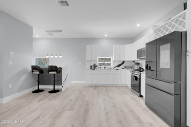 Perfection. Elegance. Location. An exceptional opportunity to - photo 12
