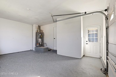 Welcome to 74 Innsbruck Dr in the sought-after Holiday City West - photo 23