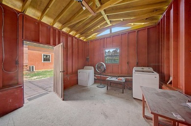 Discover the charm of Lake Sam Rayburn in this distinctive - photo 25