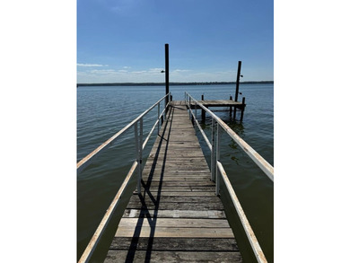 Welcome to your perfect waterfront retreat on beautiful Lake - photo 8