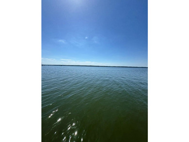 Welcome to your perfect waterfront retreat on beautiful Lake - photo 9